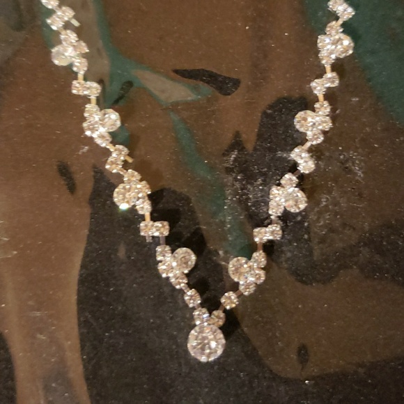 Silverstone Necklace and Earrings Set - Picture 2 of 5